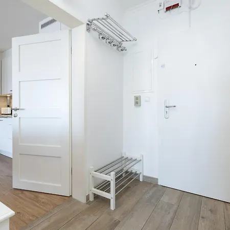 Boern Lachmoewe 라보에