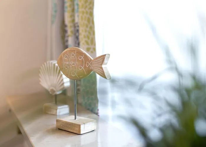 Boern Lachmoewe Laboe